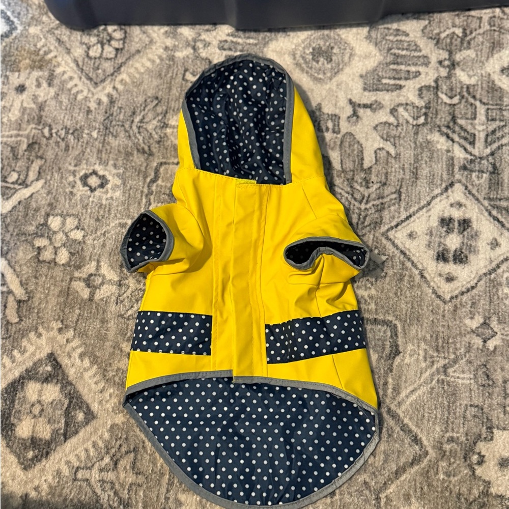 Small dog reversible yellow rainjacket w hood.